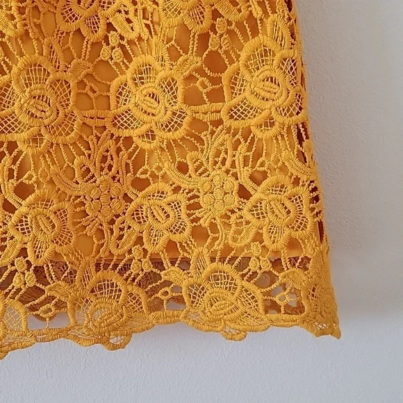 Nanette Lepore Marigold Yellow Lined Lace Sleeveless Blouse Size Large - Picture 3 of 8